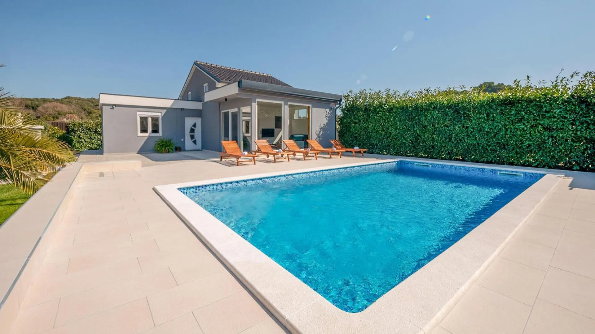 Cozy Home In Pula contacts